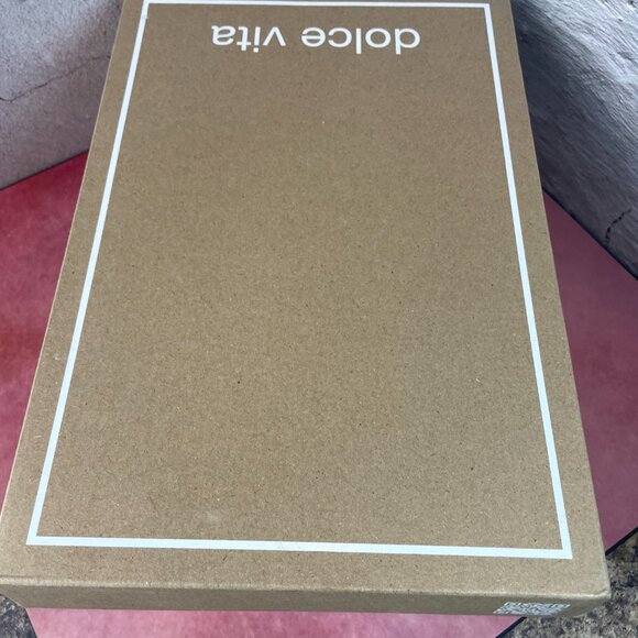 DOLCE VITA NOTICE VELCRO SNEAKERS (7.5) - Picture 12 of 12